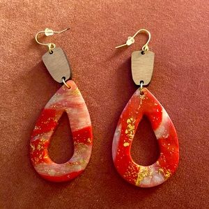 Gold splash earrings!